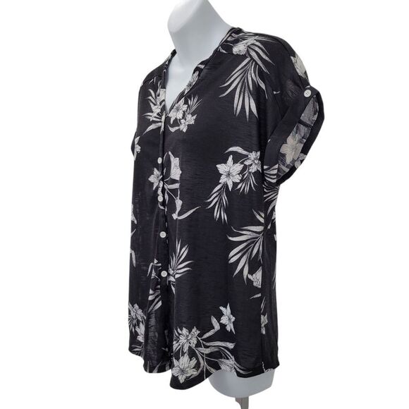 2/$20 Lily Morgan Black & White Flower Pattern Button Down Top Blouse Size: M - Picture 2 of 8